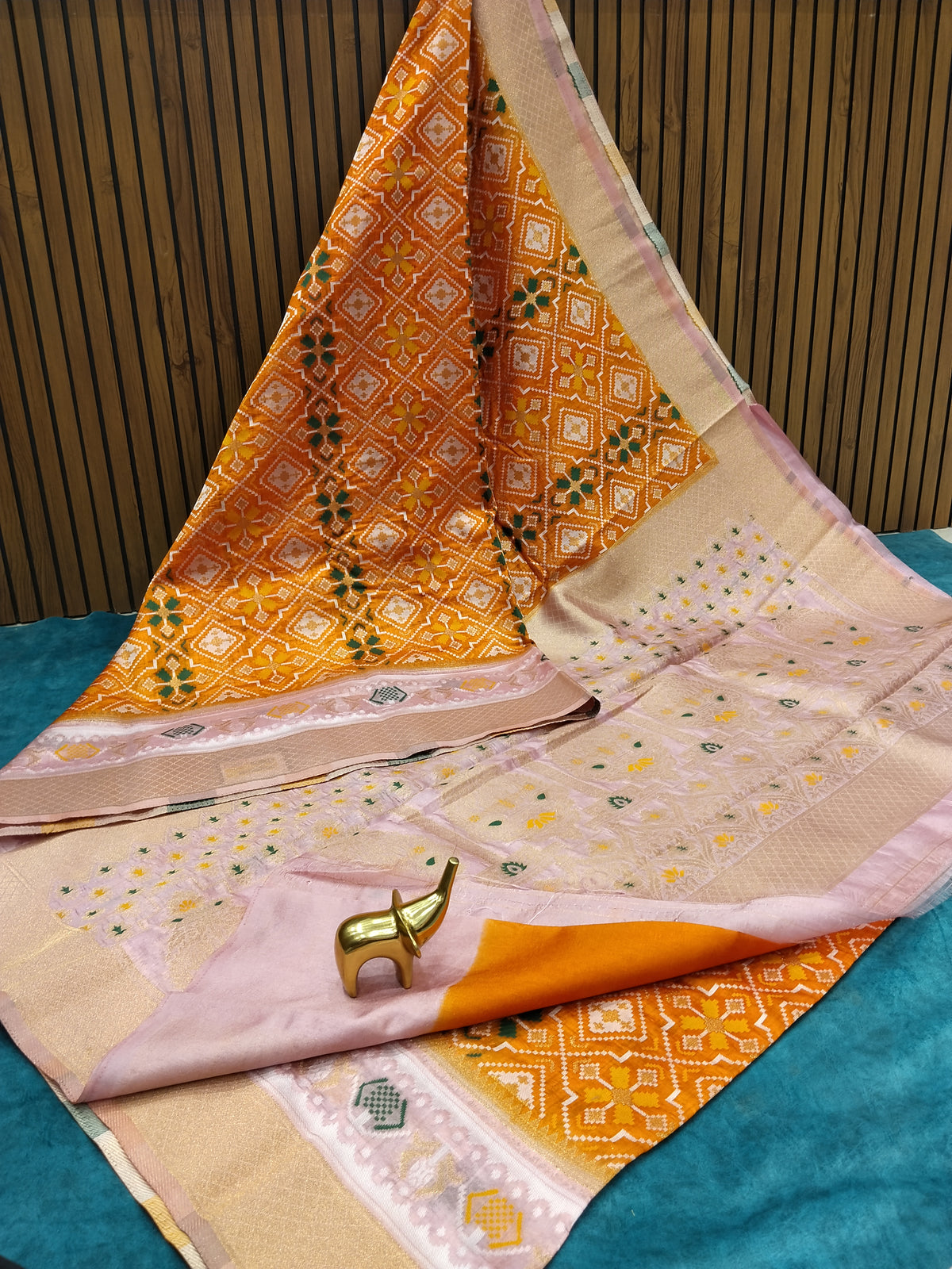 Ekat Jamdani Weaving Sarees