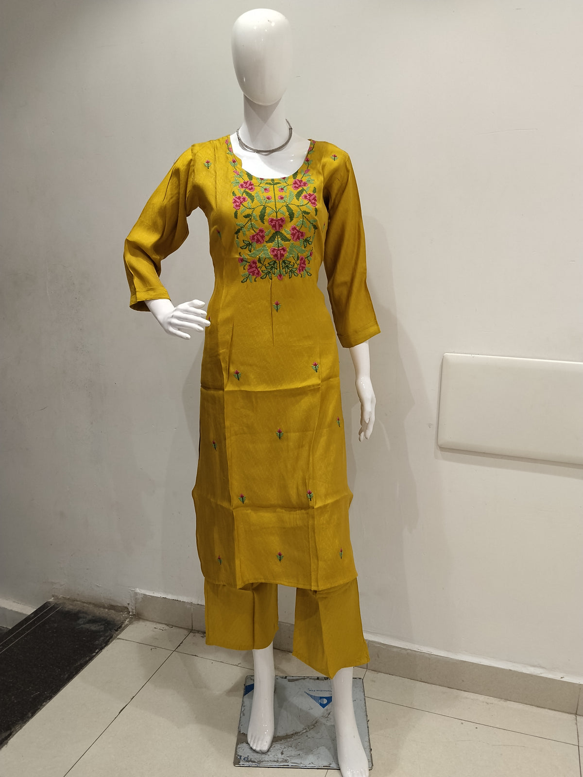 Embroidered 2 Piece set