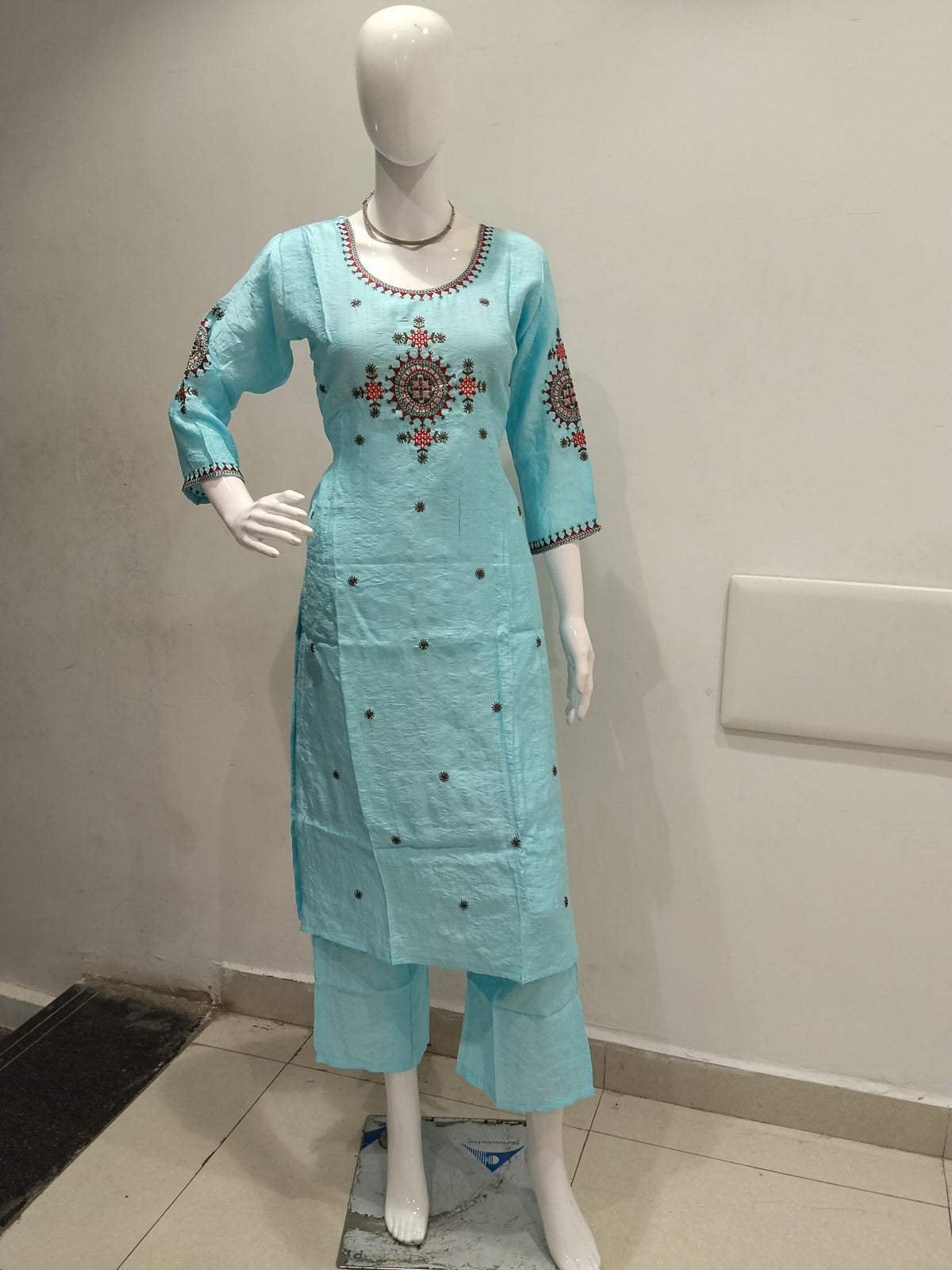 Embroidered 2 Piece Set