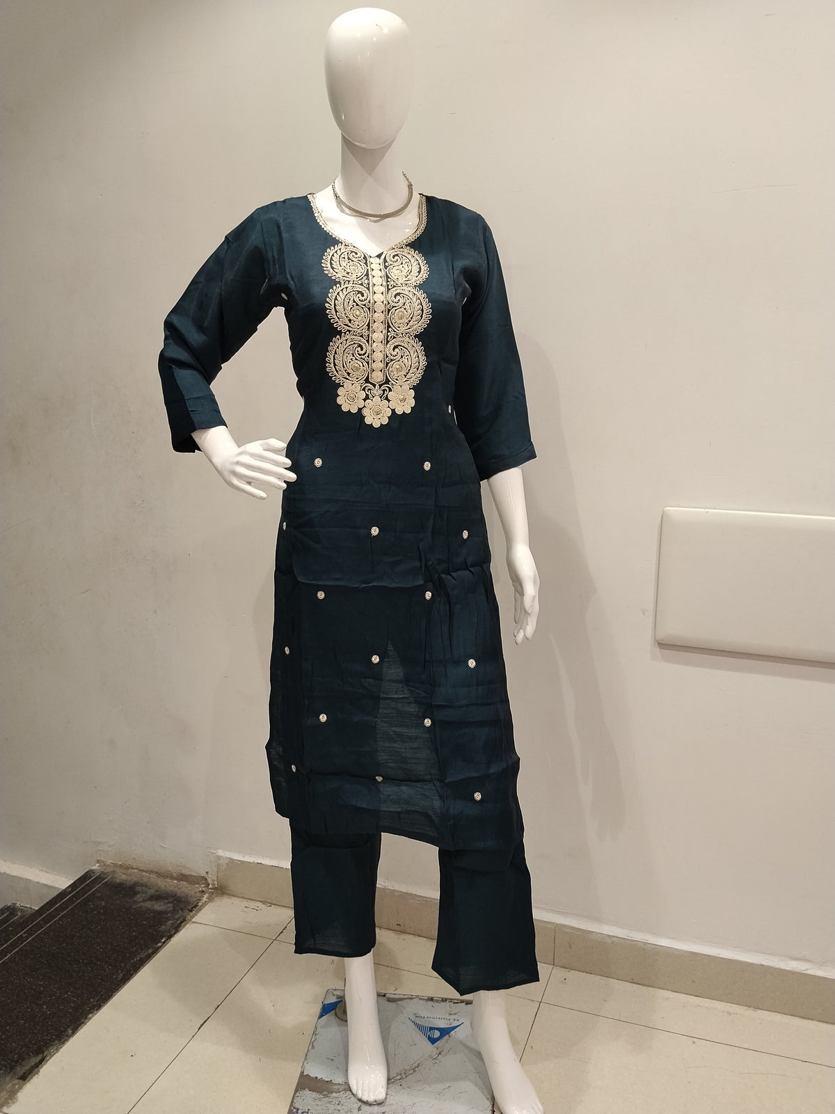 Embroidered 2 Piece Set