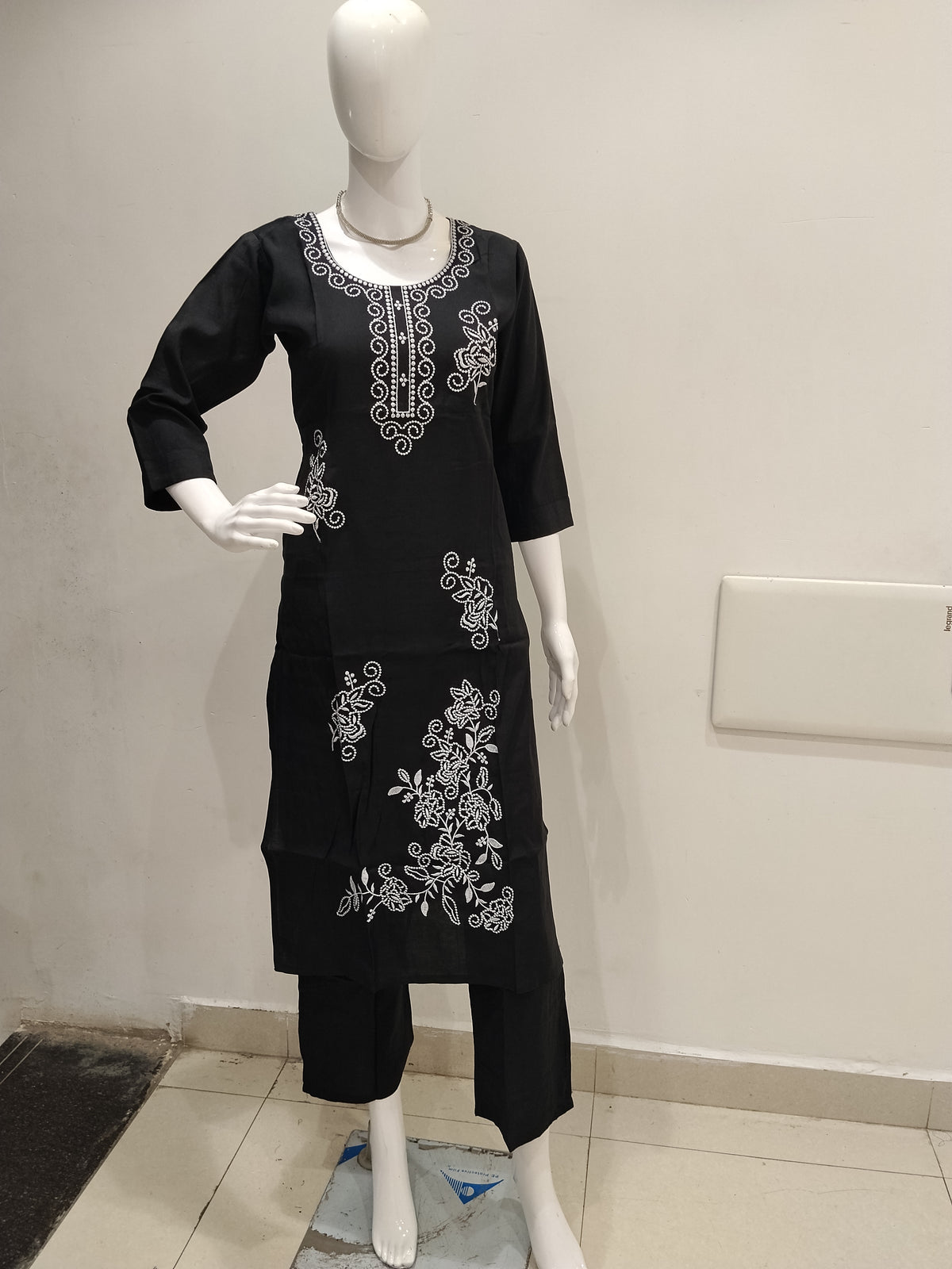 Embroidered 2 Piece set