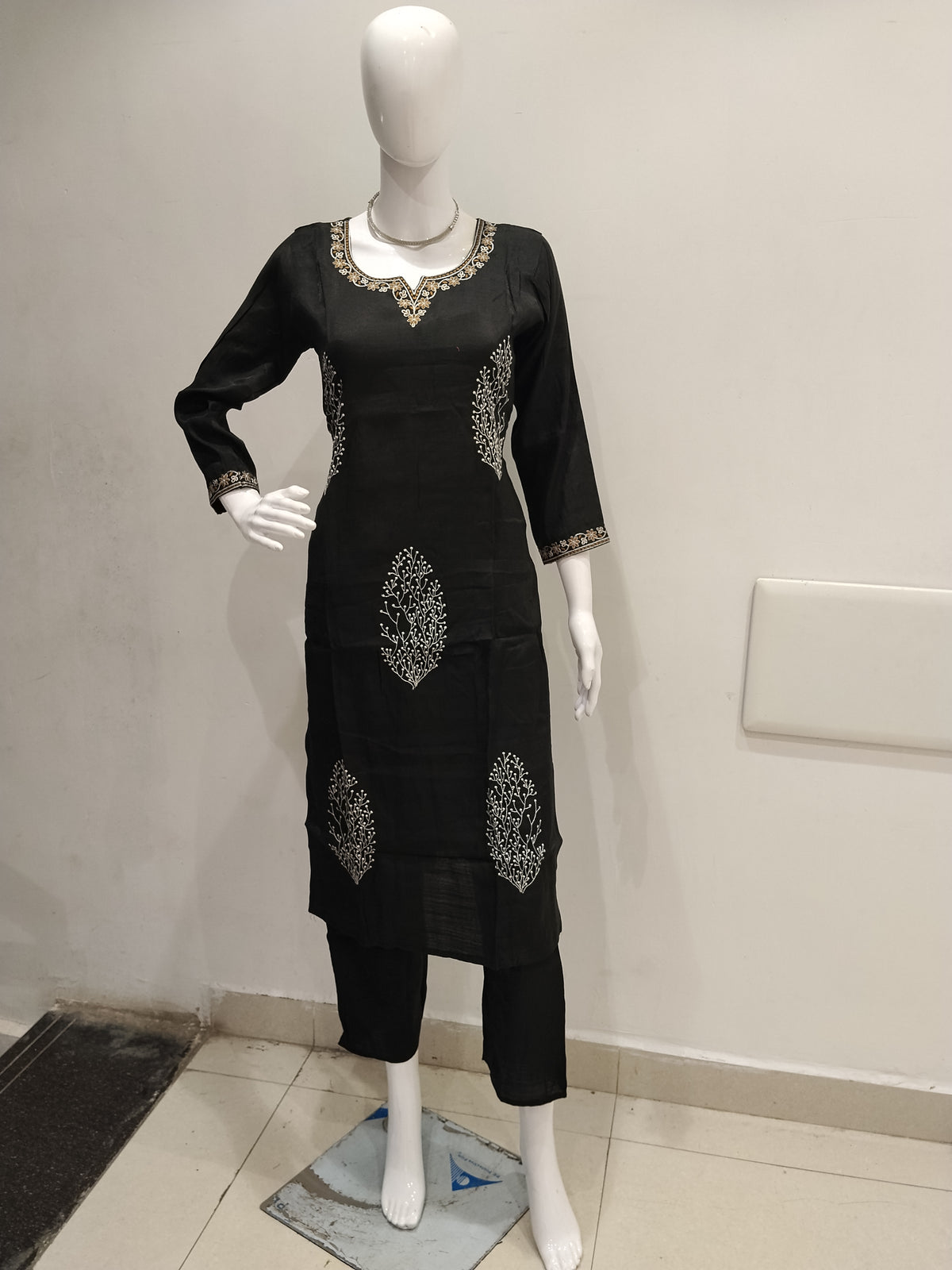 Embroidered 2 Piece Set