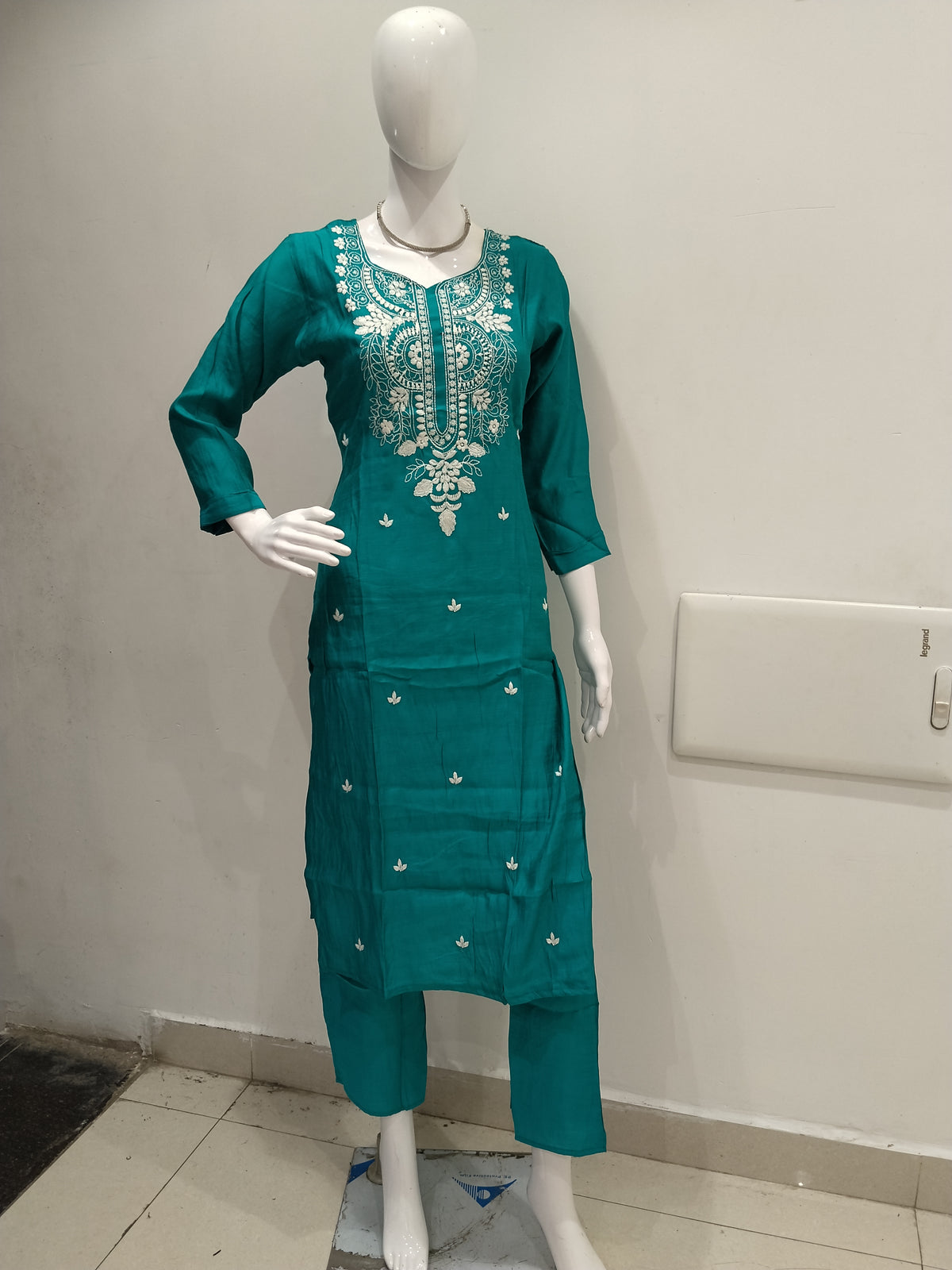 Embroidered 2 Piece Set