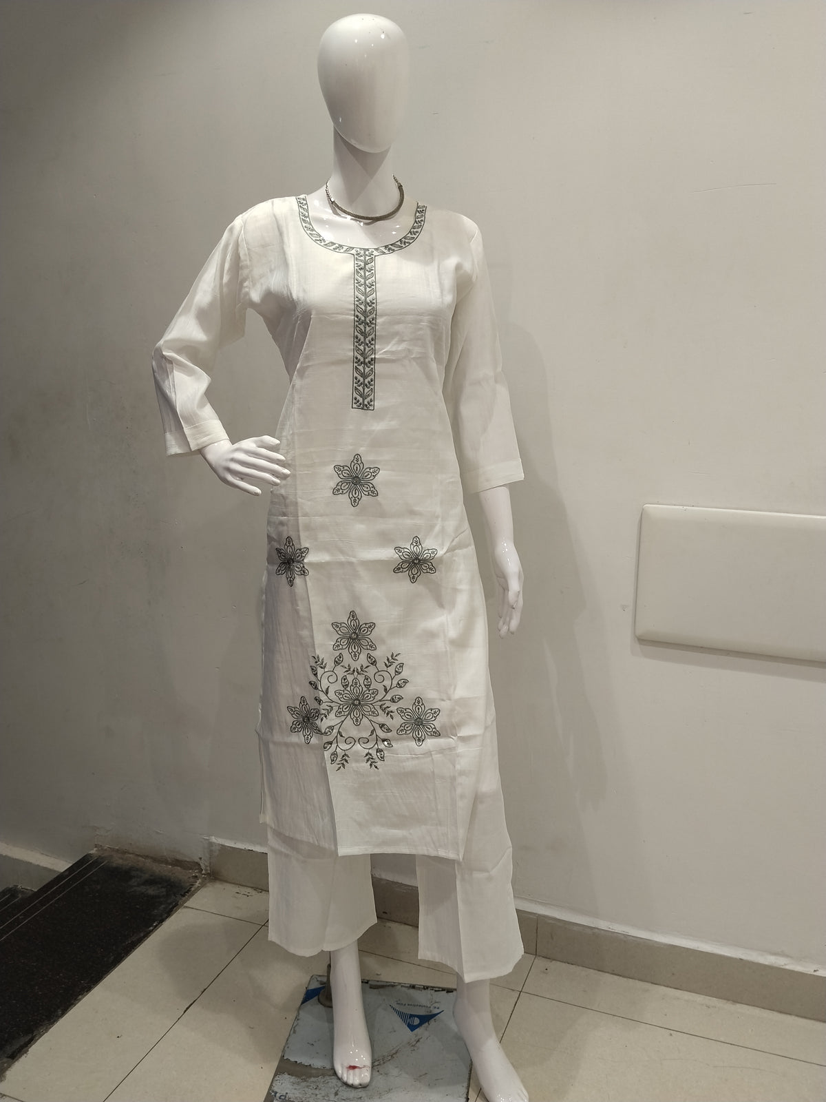 Embroidered 2 Piece Set