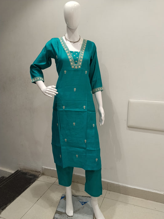 Embroidered 2 Piece Set